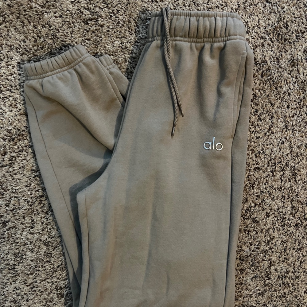 Alo Yoga Accolade Sweatpants Gravel
